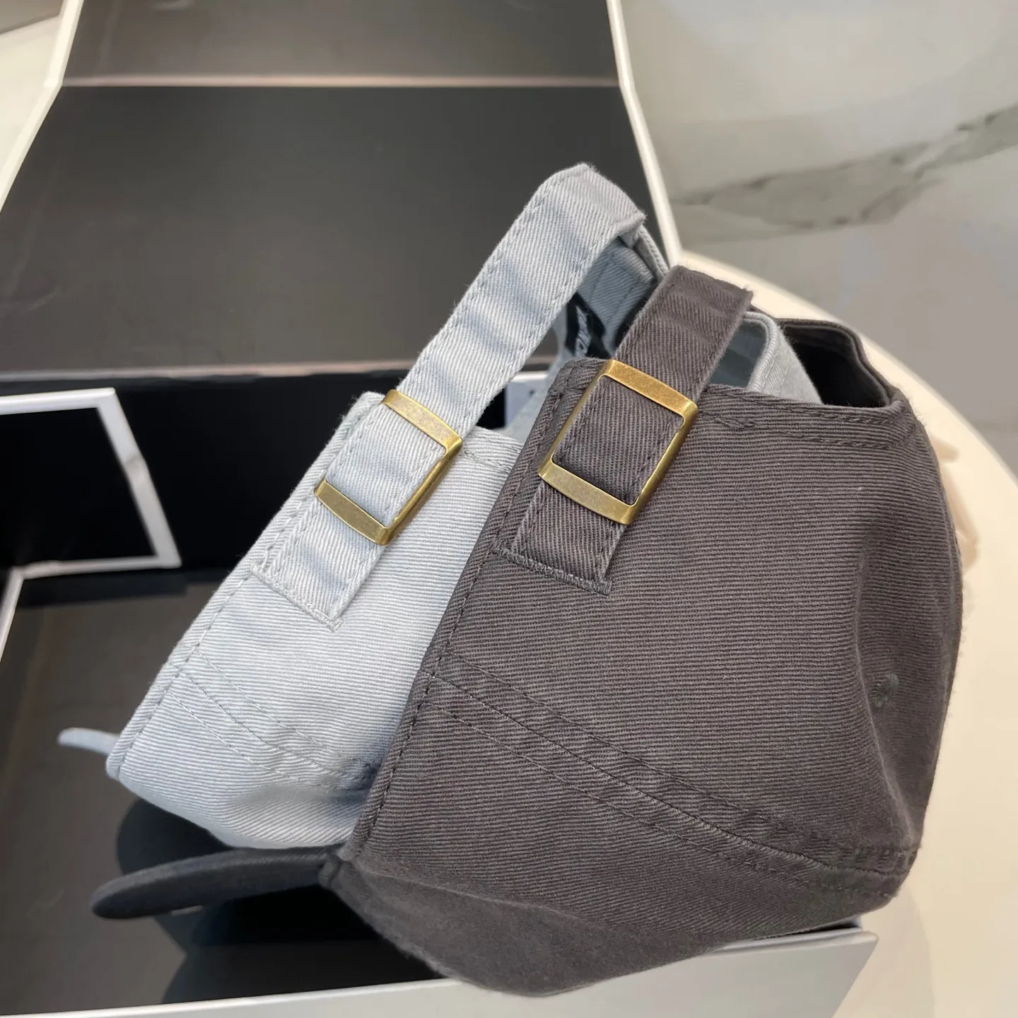 P60 BALENCIAGA 🆕Spring style new personalized baseball cap, high quality and excellent breathability, suitable for all seasons, high-value fashion item! Same style for men and women