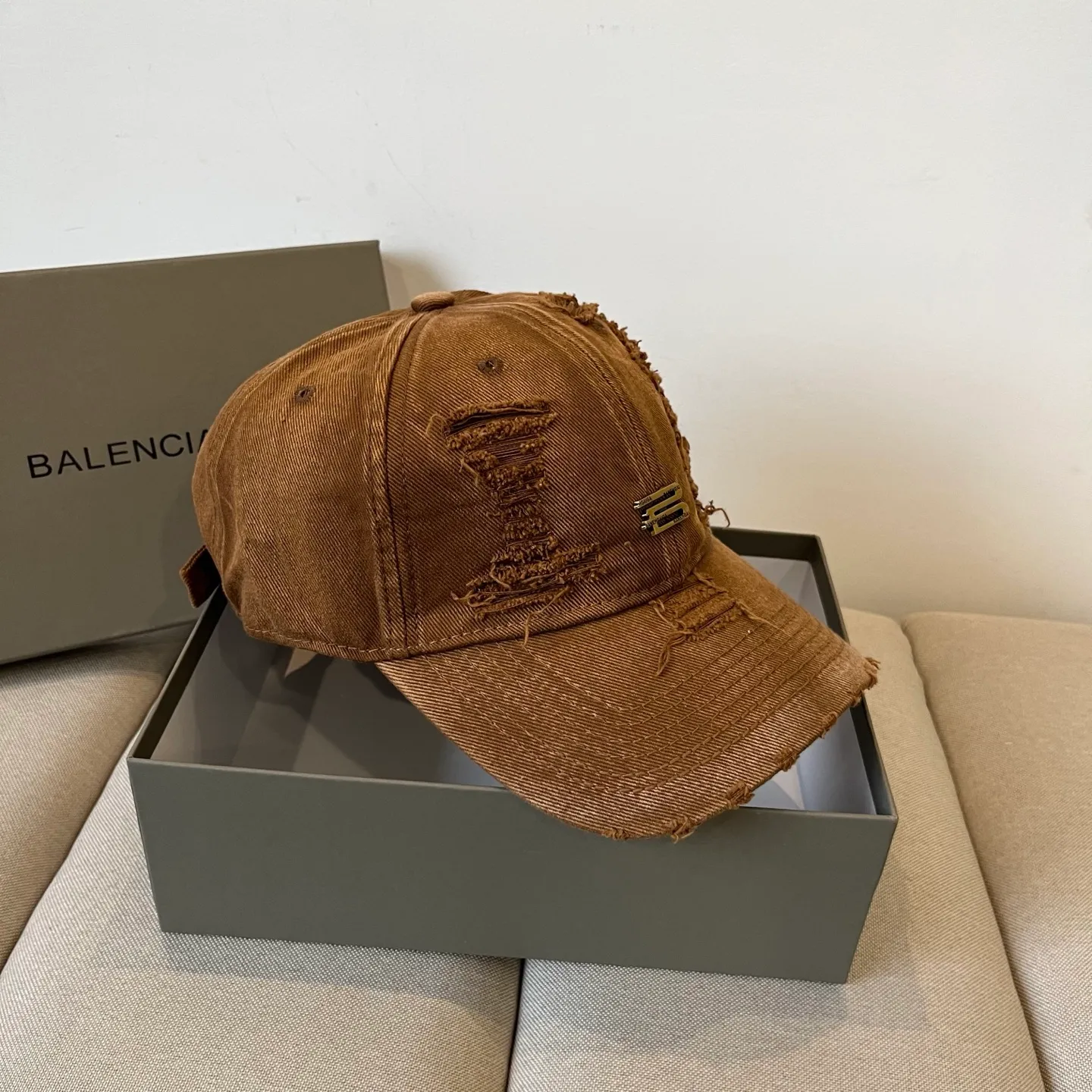 P60💰BALENCIAGA new logo baseball cap, cool colors, different styles for men and women, the first batch will be shipped first! A must-buy for Paris fans!