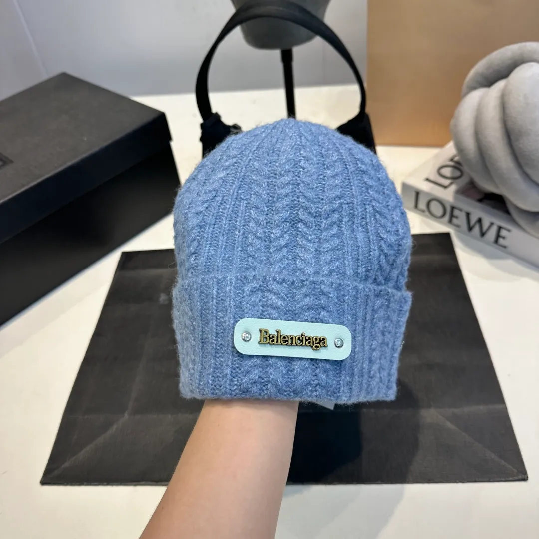 P50 Balenciaga👒Spot Balenciaga official website quality (not ordinary goods in the market, pay attention to the details) new autumn and winter letter LOGO woolen hat, same style knitted hat for men and women🔥elegant temperament, warm and comfortable