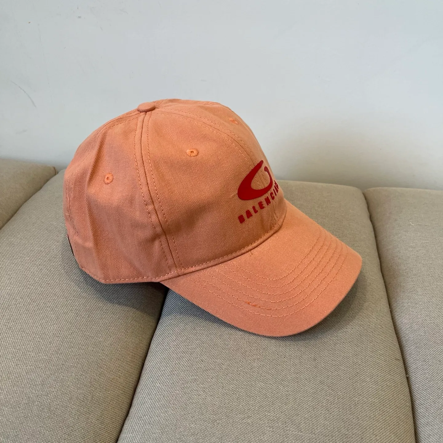 P60 BALENCIAGA new logo baseball cap, cool colors, different styles for men and women, the first batch will be shipped first! A must-buy for Paris fans!