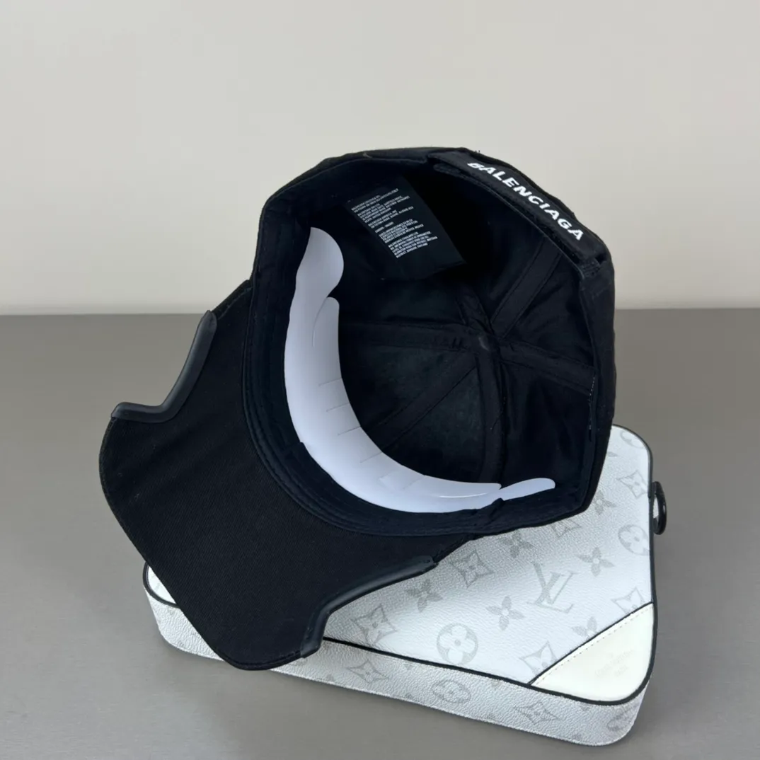 60💰BALENCIAGA Balenciaga’s new logo baseball cap, cool colors, different styles for men and women, the first batch will be shipped first! A must-buy for Paris fans!