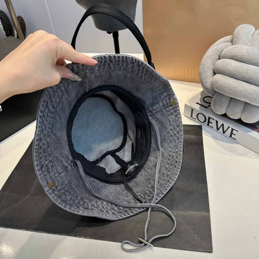 P70 Balenciaga denim bucket hat, head circumference 57cm