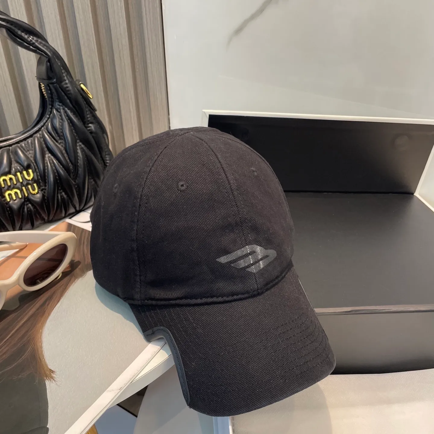 P70 BALENCIAGA new baseball cap, cool colors, different styles for men and women, the first batch will be shipped first! A must-buy for Paris fans!