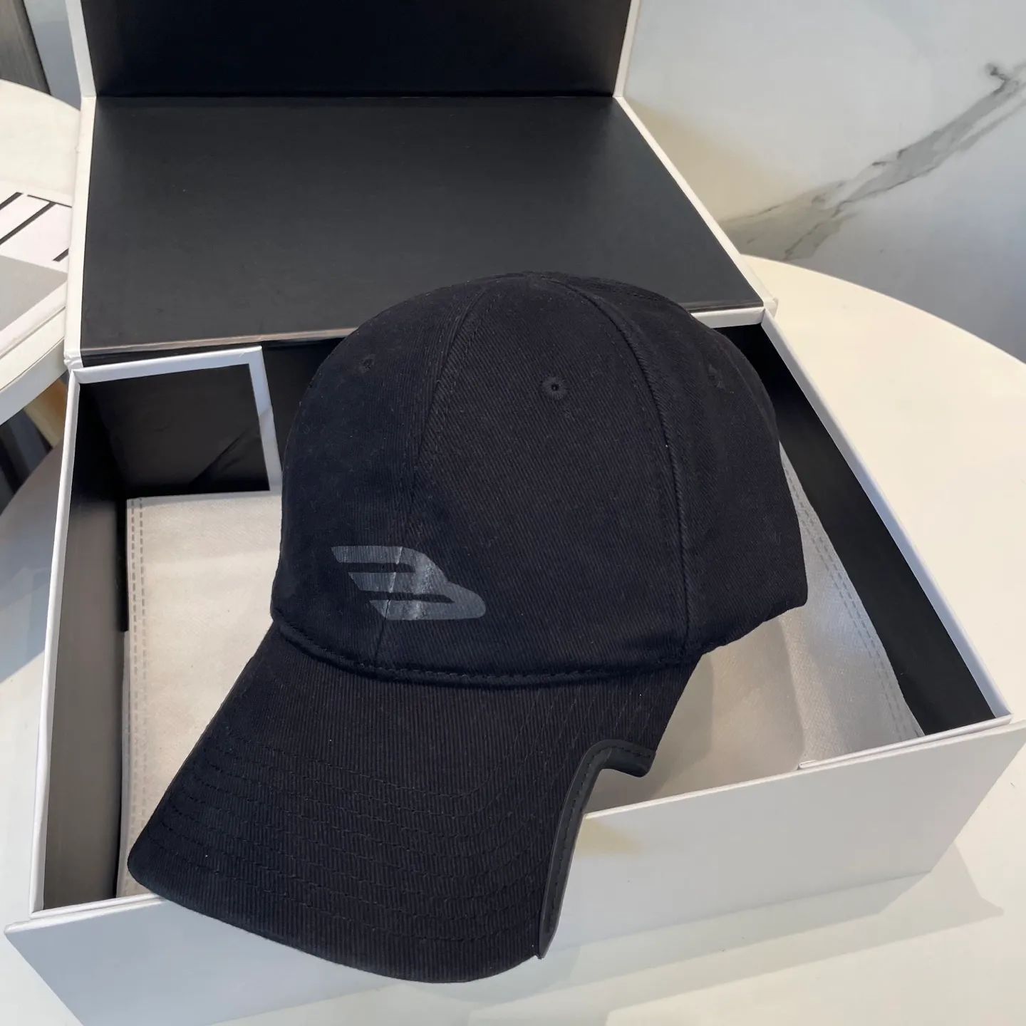 P70 BALENCIAGA new baseball cap, cool colors, different styles for men and women, the first batch will be shipped first! A must-buy for Paris fans!