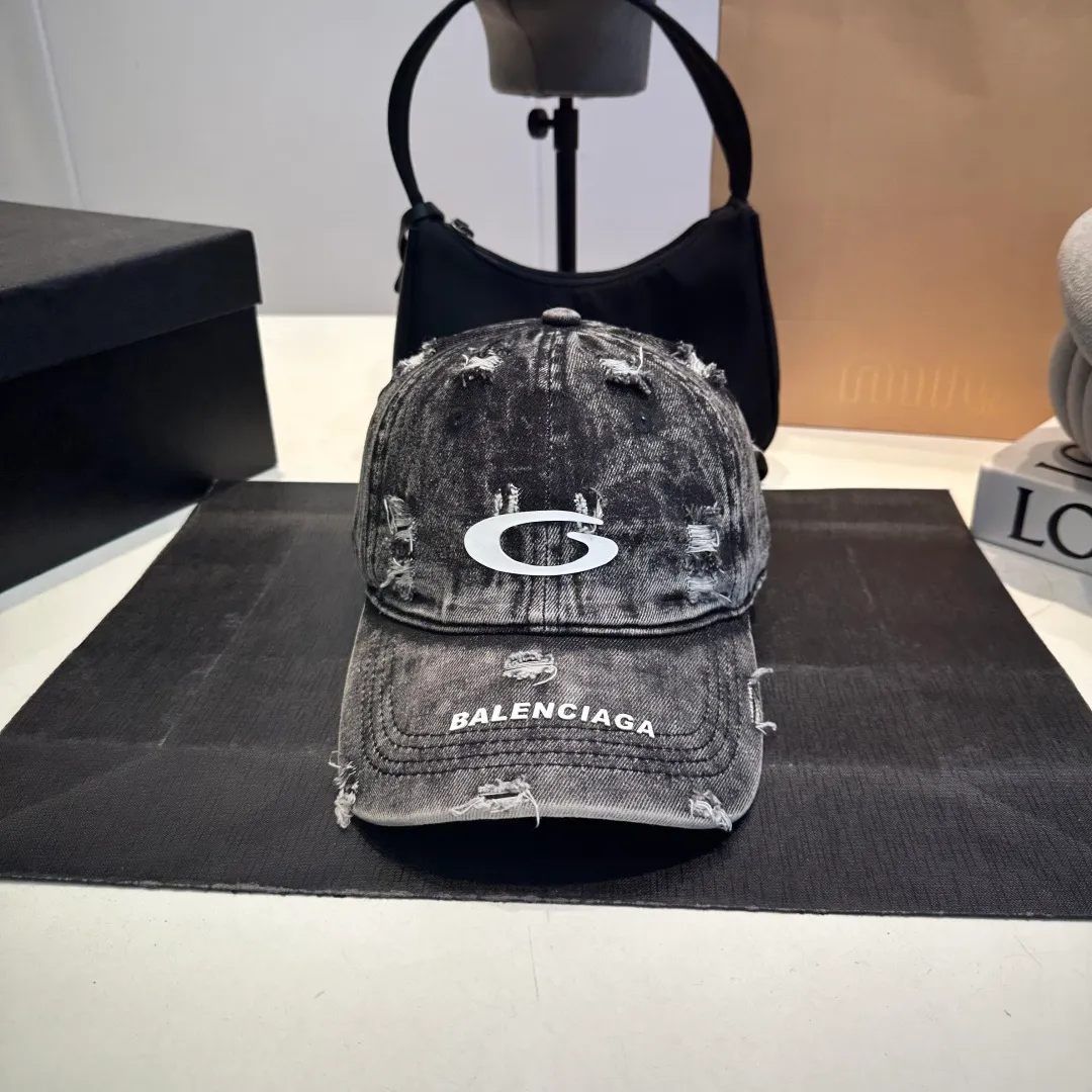 P56 BALENCIAGA Balenciaga's new Korean style distressed hole washed duck cap casual retro fashion versatile street outing travel couple Internet celebrity baseball cap