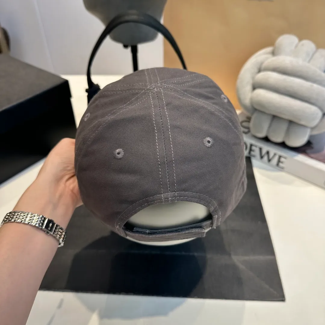 P60 Balenclaga official website new product Balenciaga new baseball cap ready for delivery in seconds🧢Simple, fashionable, super invincible and beautiful hat! Couple style!