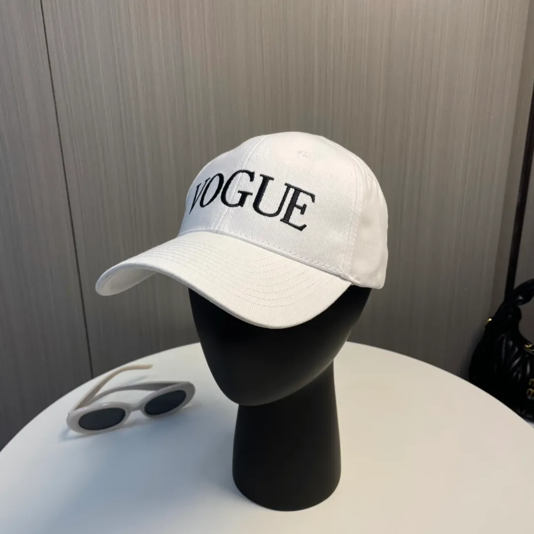P66 BALENCIAGA Balenciaga's new embroidered logo baseball cap, cool colors, different styles for men and women, the first batch will be shipped first! A must-buy for Paris fans!