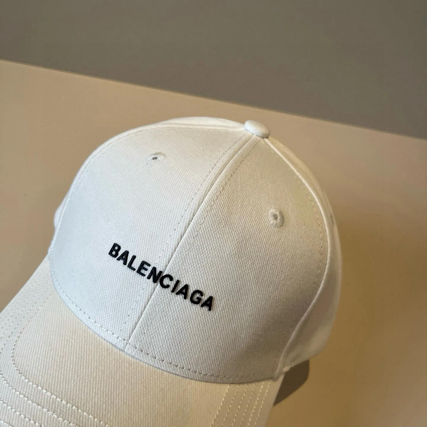 P56 BALENCIAGA new logo baseball cap, cool colors, different styles for men and women, the first batch will be shipped first! A must-buy for Paris fans!