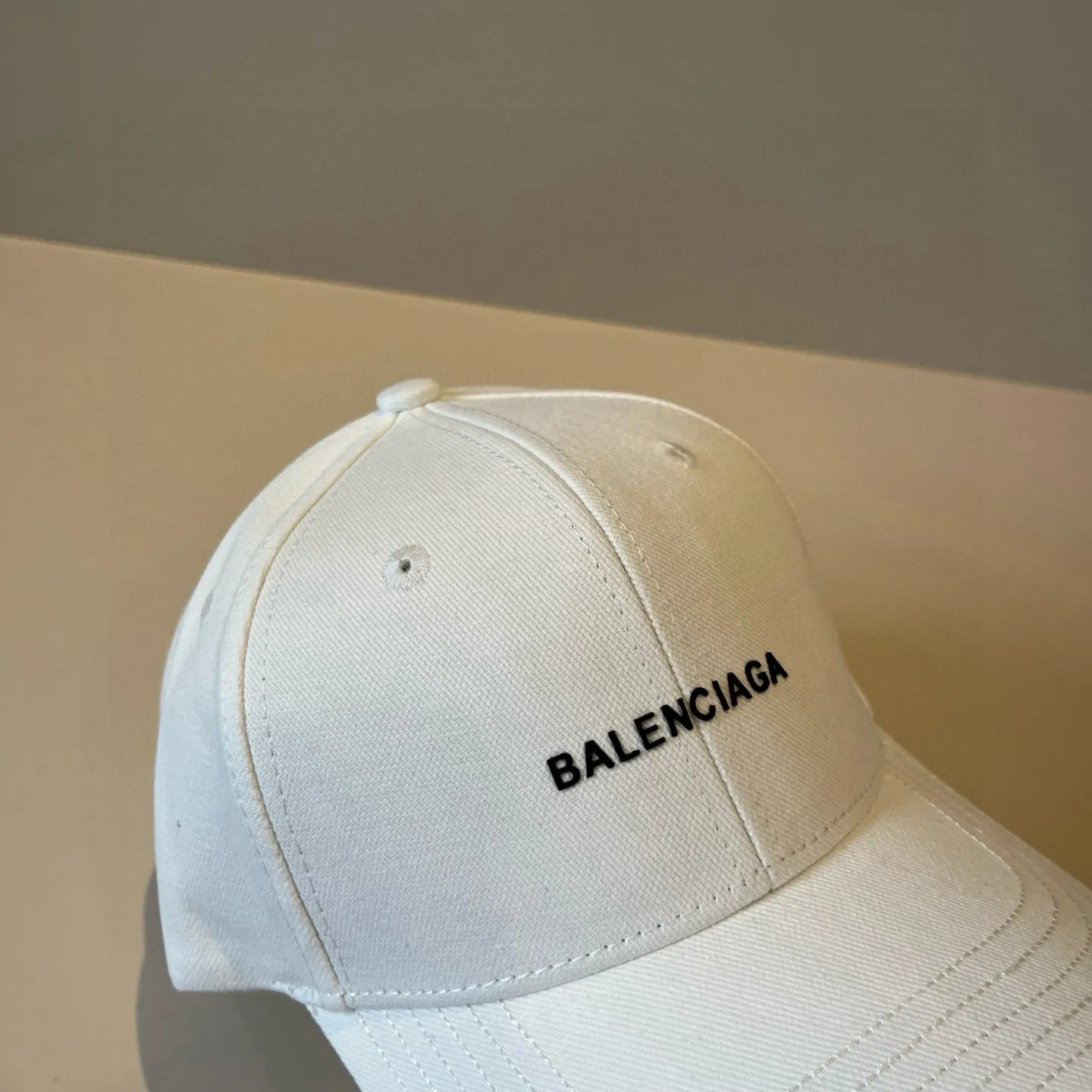 P56 BALENCIAGA new logo baseball cap, cool colors, different styles for men and women, the first batch will be shipped first! A must-buy for Paris fans!