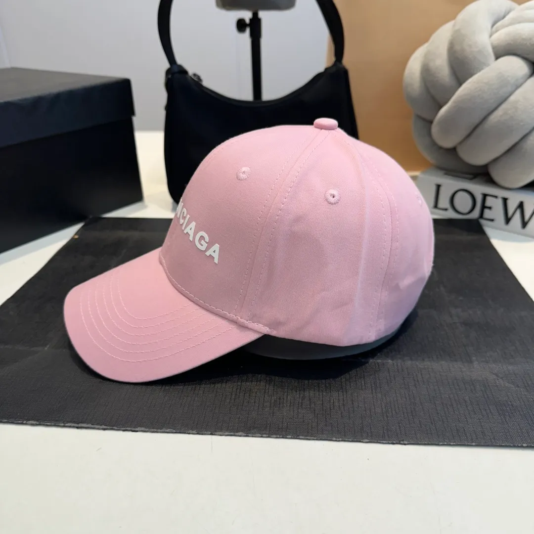 P56 BALENCIAGA Balenciaga's new embroidered logo baseball cap, cool colors, different styles for men and women, the first batch will be shipped first! A must-buy for Paris fans!