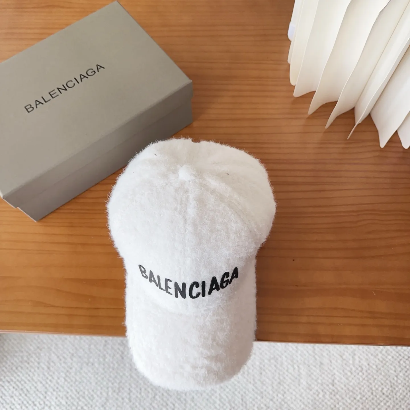 💰50 Parisian* baseball cap, classic trendy cool style, so nice👍😍 It’s so good-looking that you don’t need it 😉 Huge anti-collision❗️Very versatile ❗️It shows off your face even though it’s small 😉