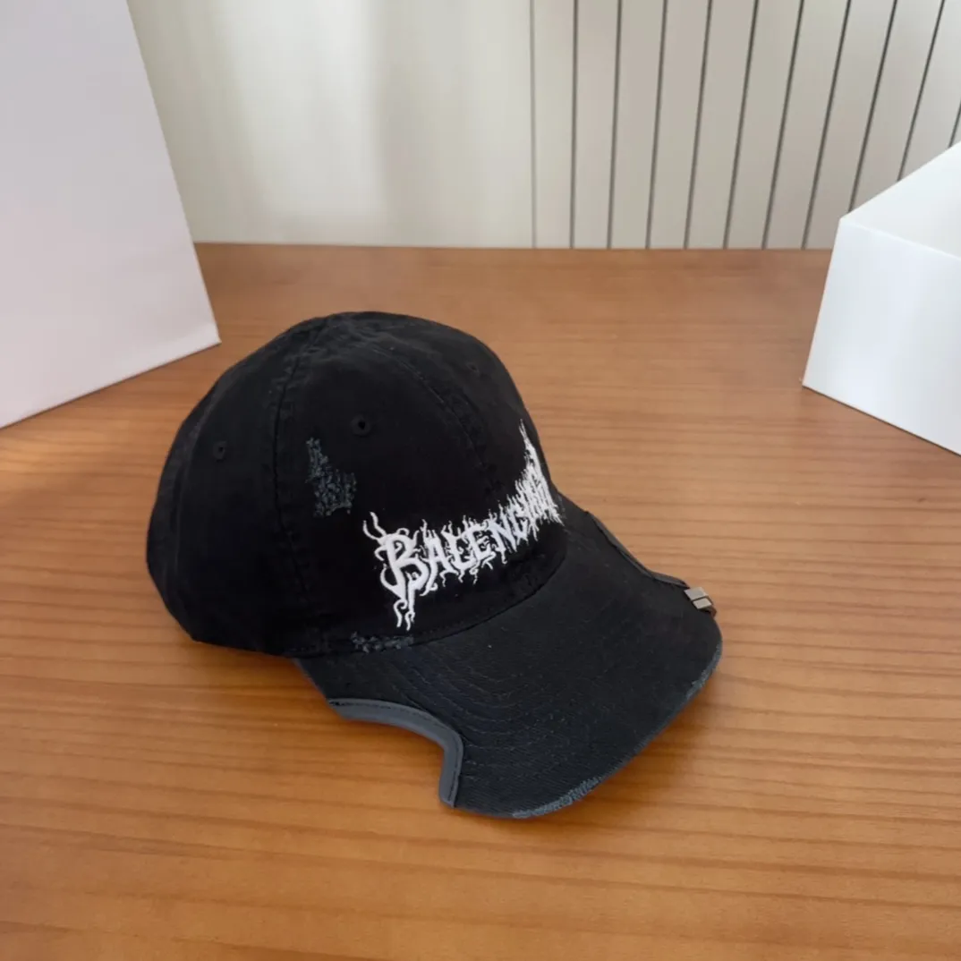 💰70 Balencia*a new baseball cap 🧢Simple, fashionable and super beautiful hat!