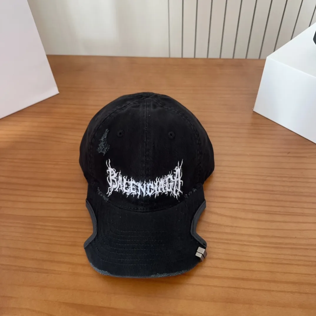 💰70 Balencia*a new baseball cap 🧢Simple, fashionable and super beautiful hat!