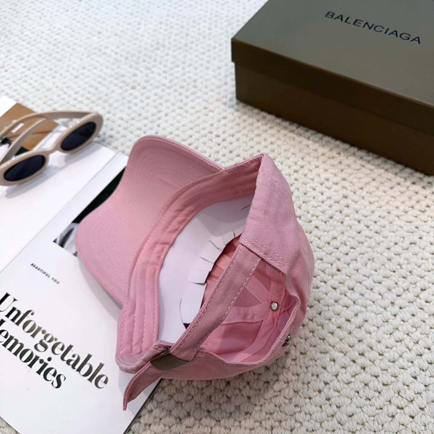 P56 BALENCIAGA🆕Spring style new personalized baseball cap, high quality and excellent breathability, suitable for all seasons, high-looking fashion item! Same style for men and women