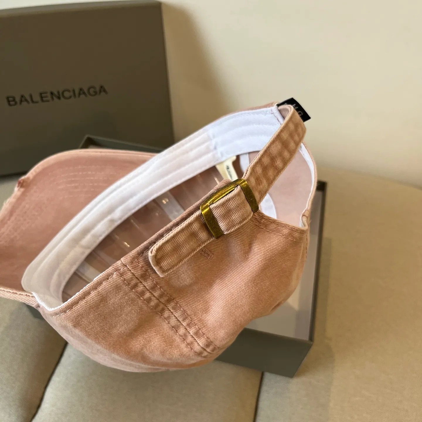 P52 BALENCIAGA new logo baseball cap, cool colors, different styles for men and women, the first batch will be shipped first! A must-buy for Paris fans!