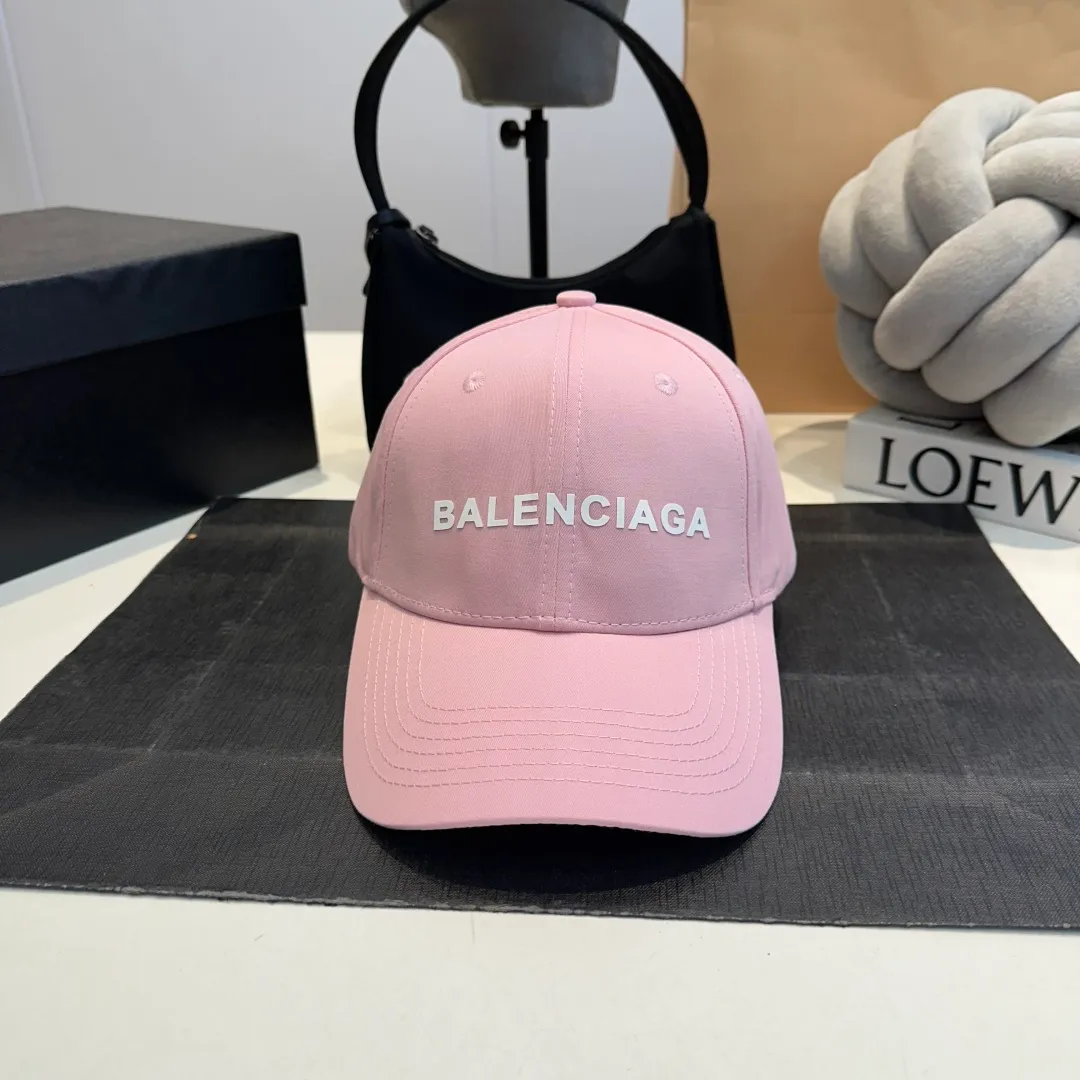 P56 BALENCIAGA Balenciaga's new embroidered logo baseball cap, cool colors, different styles for men and women, the first batch will be shipped first! A must-buy for Paris fans!