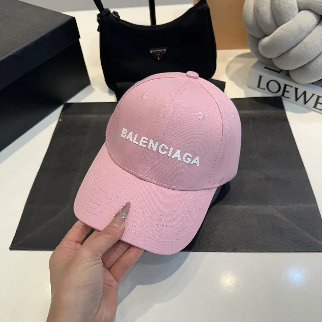 P56 BALENCIAGA Balenciaga's new embroidered logo baseball cap, cool colors, different styles for men and women, the first batch will be shipped first! A must-buy for Paris fans!