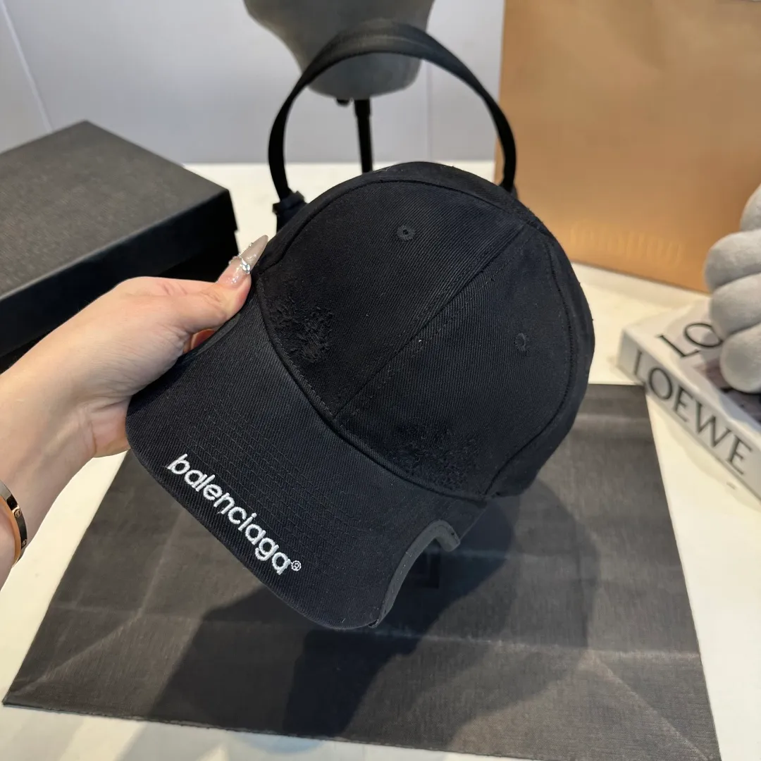 P70 Balenclaga new baseball cap, ready for delivery in seconds🧢Simple, fashionable, super invincible and beautiful hat! Couple style! Advantages of original items compared to other hats
