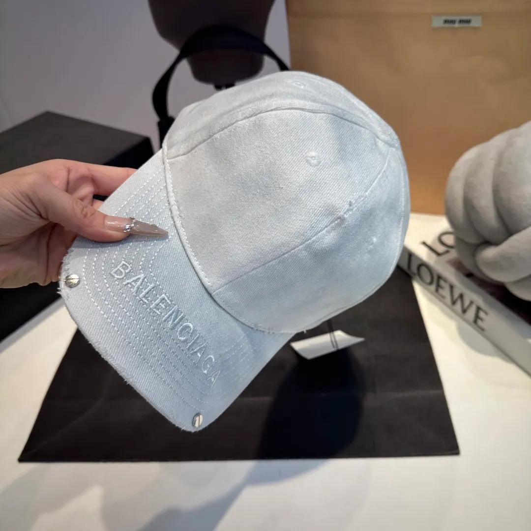 P70 Balenclaga new baseball cap, ready for delivery in seconds🧢Simple, fashionable, super invincible and beautiful hat! Couple style! Advantages of original items compared to other hats
