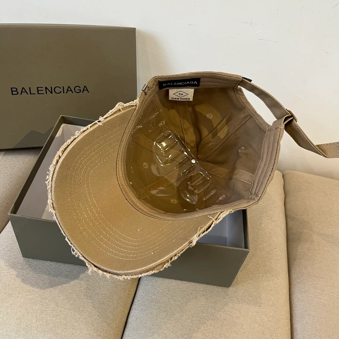 P60💰BALENCIAGA new logo baseball cap, cool colors, different styles for men and women, the first batch will be shipped first! A must-buy for Paris fans!