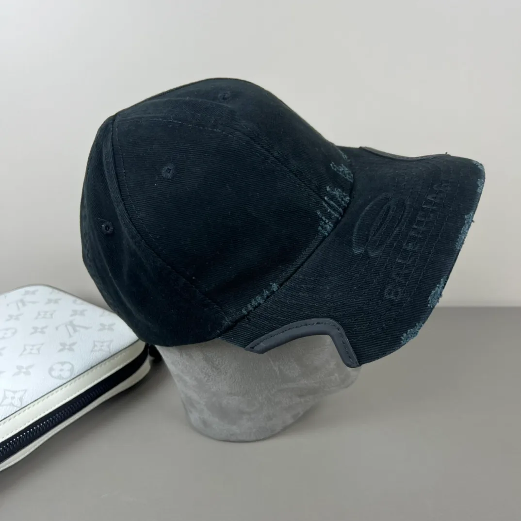 60💰BALENCIAGA Balenciaga’s new logo baseball cap, cool colors, different styles for men and women, the first batch will be shipped first! A must-buy for Paris fans!