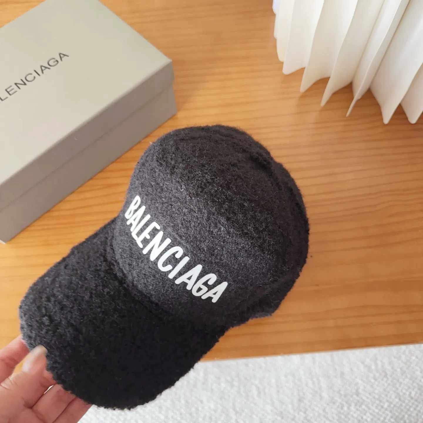 💰50 Parisian* baseball cap, classic trendy cool style, so nice👍😍 It’s so good-looking that you don’t need it 😉 Huge anti-collision❗️Very versatile ❗️It shows off your face even though it’s small 😉