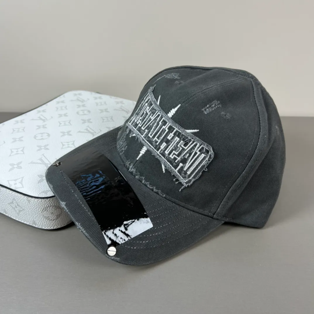 60💰BALENCIAGA Balenciaga’s new logo baseball cap, cool colors, different styles for men and women, the first batch will be shipped first! A must-buy for Paris fans!