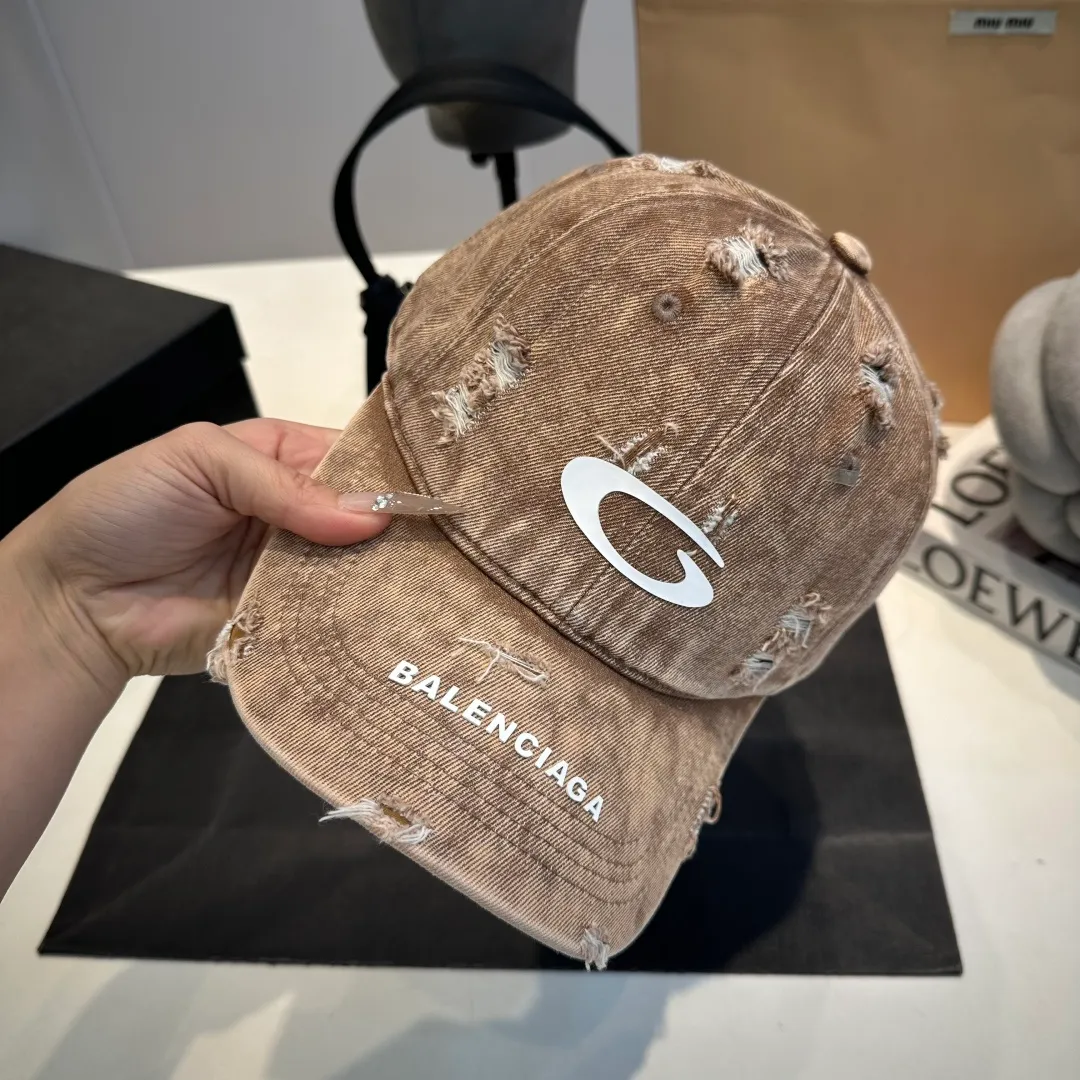 P56 BALENCIAGA Balenciaga's new Korean style distressed hole washed duck cap casual retro fashion versatile street outing travel couple Internet celebrity baseball cap
