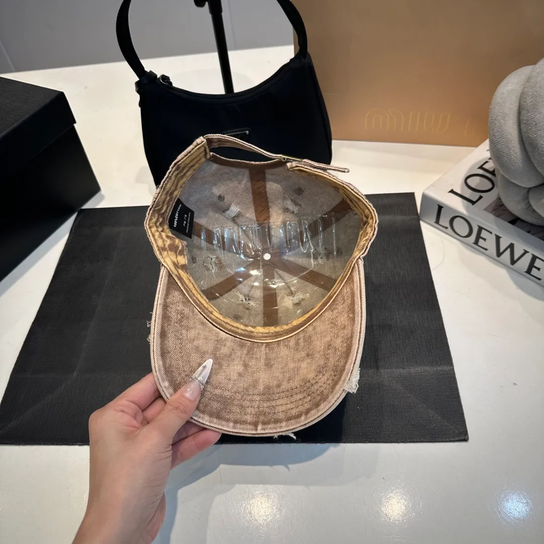 P56 BALENCIAGA Balenciaga's new Korean style distressed hole washed duck cap casual retro fashion versatile street outing travel couple Internet celebrity baseball cap