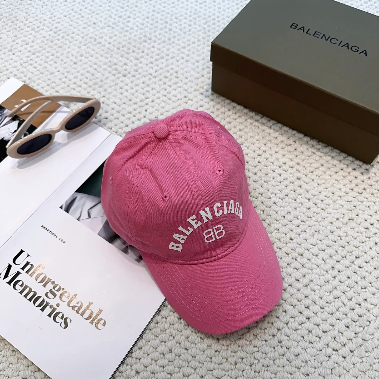 P56 BALENCIAGA🆕Spring style new personalized baseball cap, high quality and excellent breathability, suitable for all seasons, high-looking fashion item! Same style for men and women