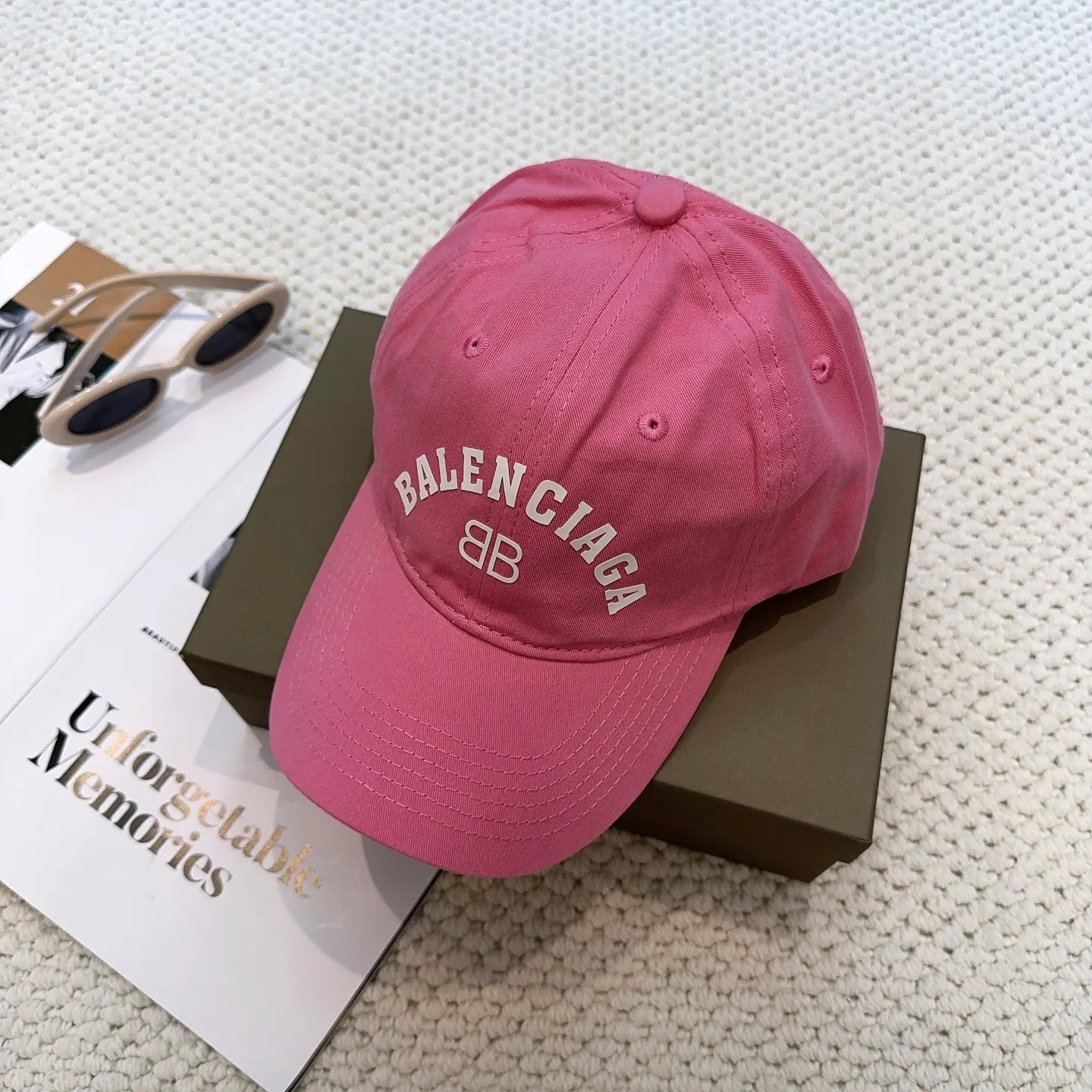 P56 BALENCIAGA🆕Spring style new personalized baseball cap, high quality and excellent breathability, suitable for all seasons, high-looking fashion item! Same style for men and women