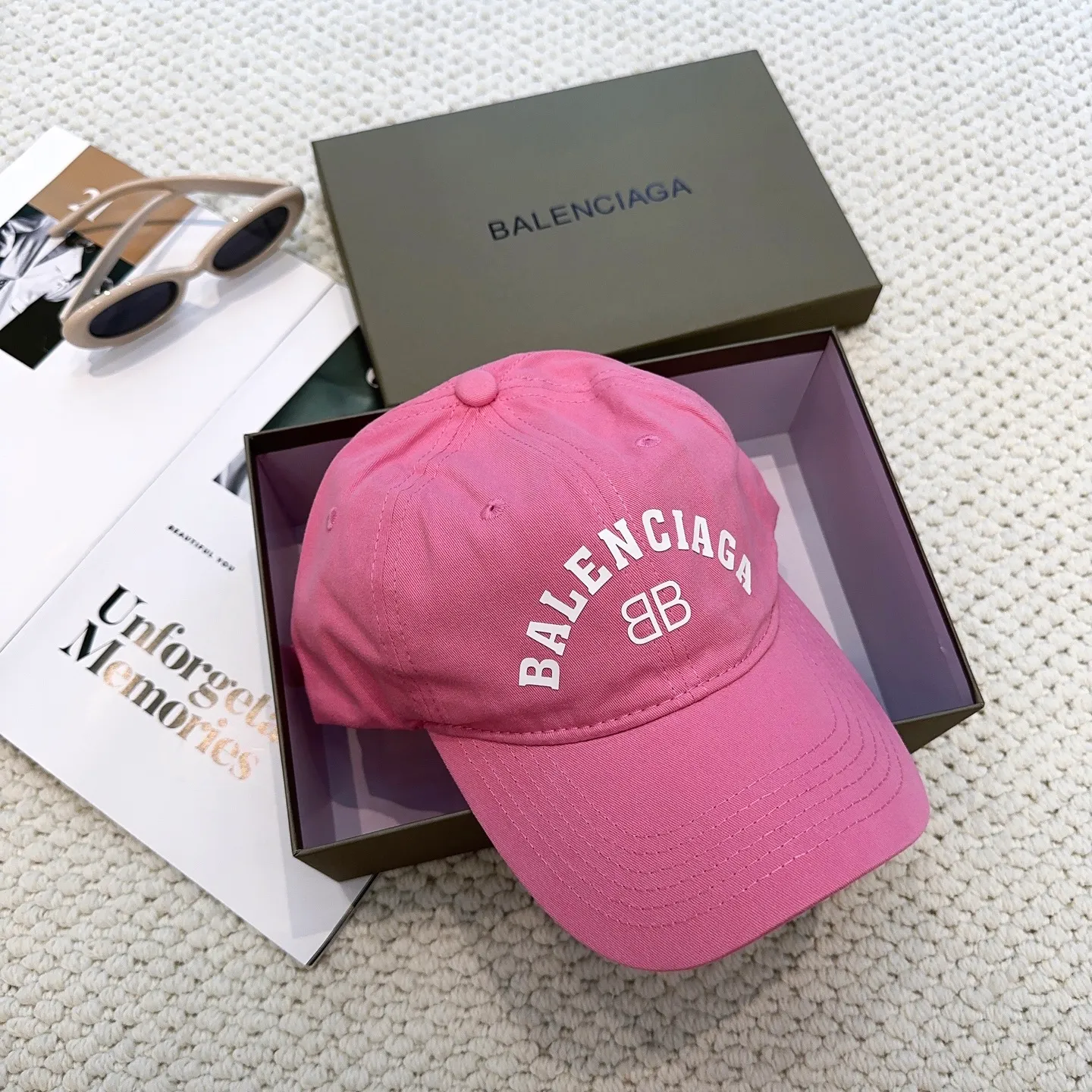 P56 BALENCIAGA🆕Spring style new personalized baseball cap, high quality and excellent breathability, suitable for all seasons, high-looking fashion item! Same style for men and women