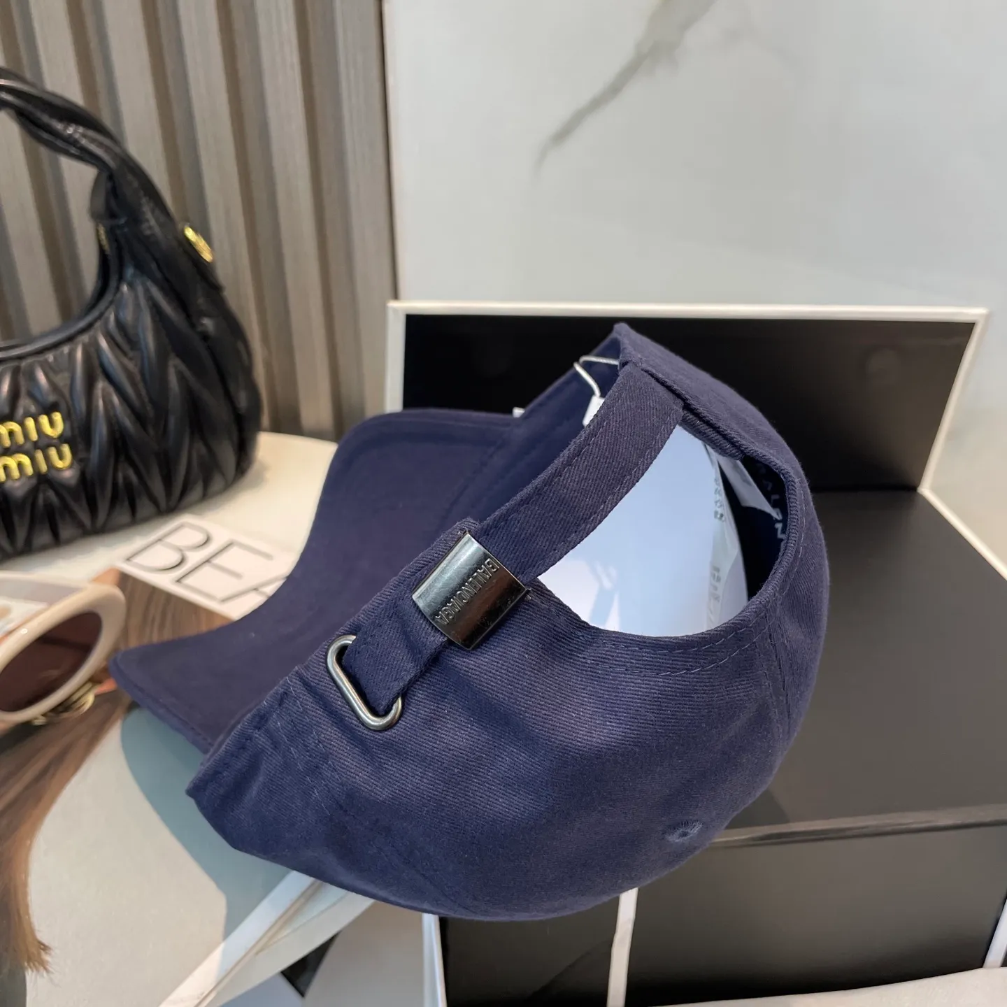 P60 BALENCIAGA Balenciaga's new embroidered logo baseball cap, cool colors, different styles for men and women, the first batch will be shipped first! A must-buy for Paris fans!