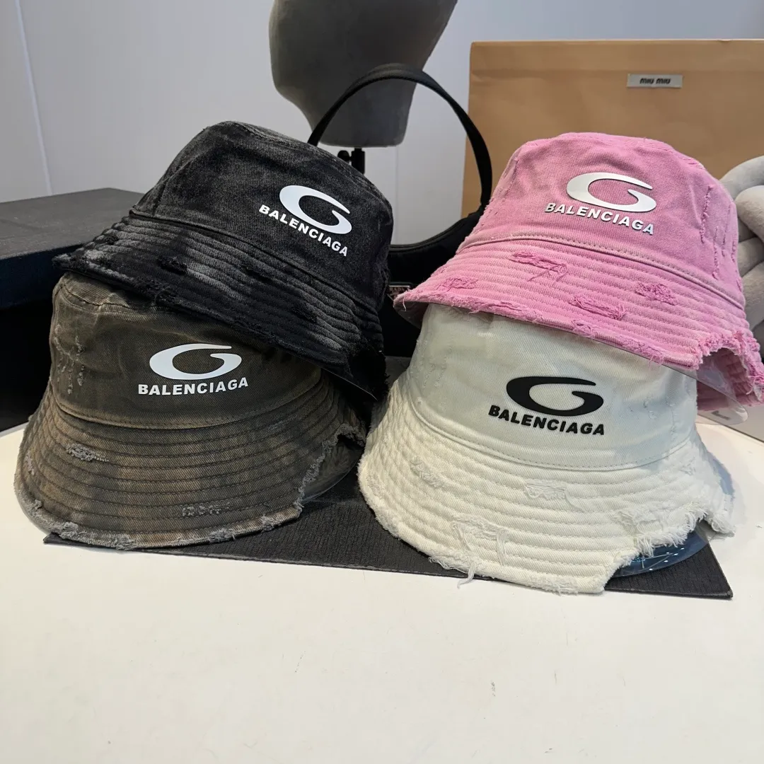 P60 new product Balencia*a Balenciaga's new fisherman hat, ready for delivery in seconds🧢Simple, fashionable, super invincible and beautiful hat! Couple style!