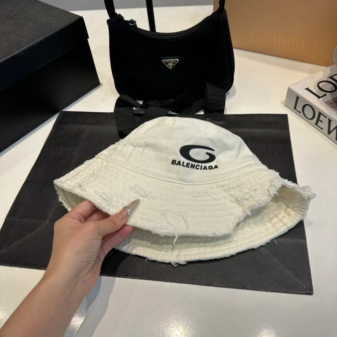 P60 new product Balencia*a Balenciaga's new fisherman hat, ready for delivery in seconds🧢Simple, fashionable, super invincible and beautiful hat! Couple style!