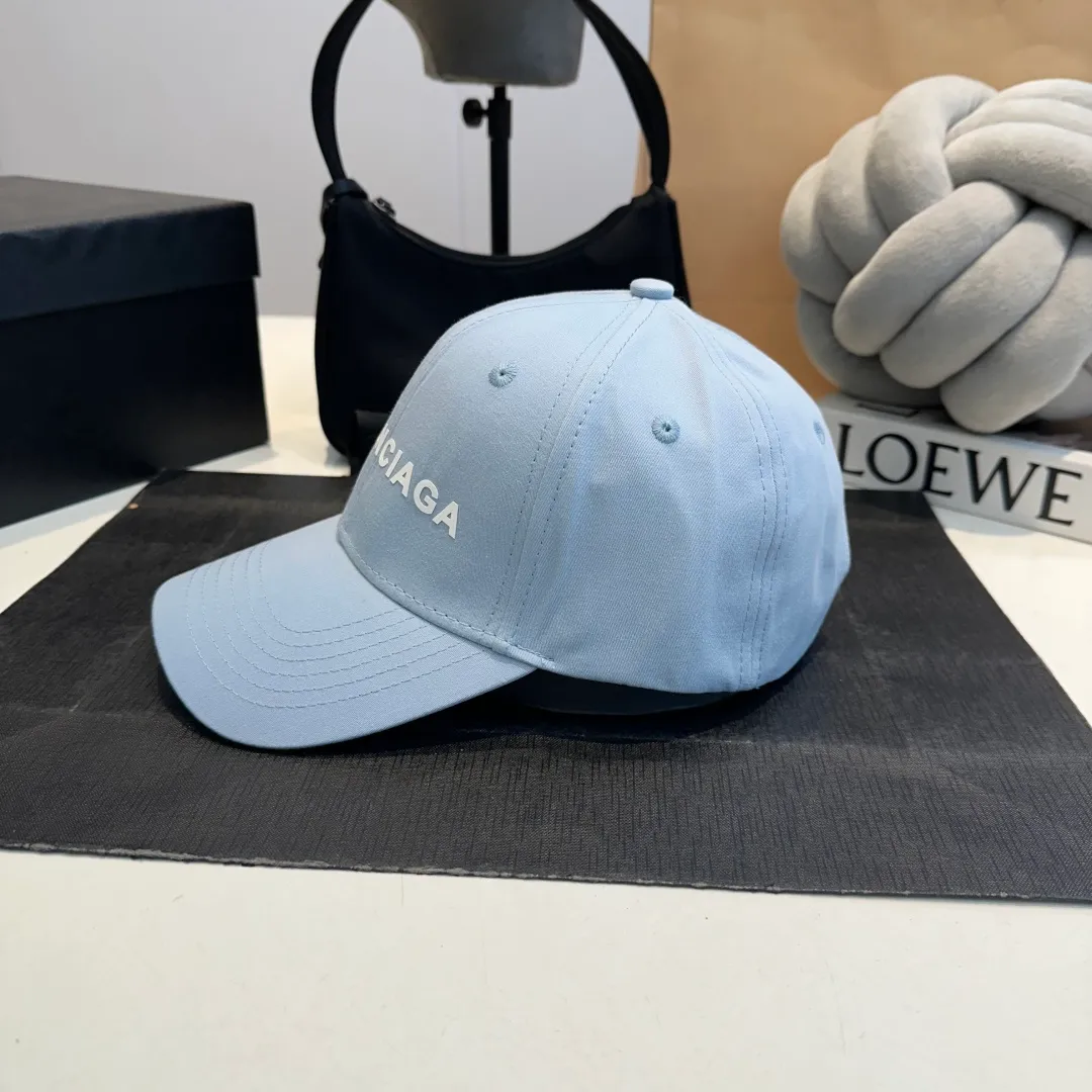 P56 BALENCIAGA Balenciaga's new embroidered logo baseball cap, cool colors, different styles for men and women, the first batch will be shipped first! A must-buy for Paris fans!