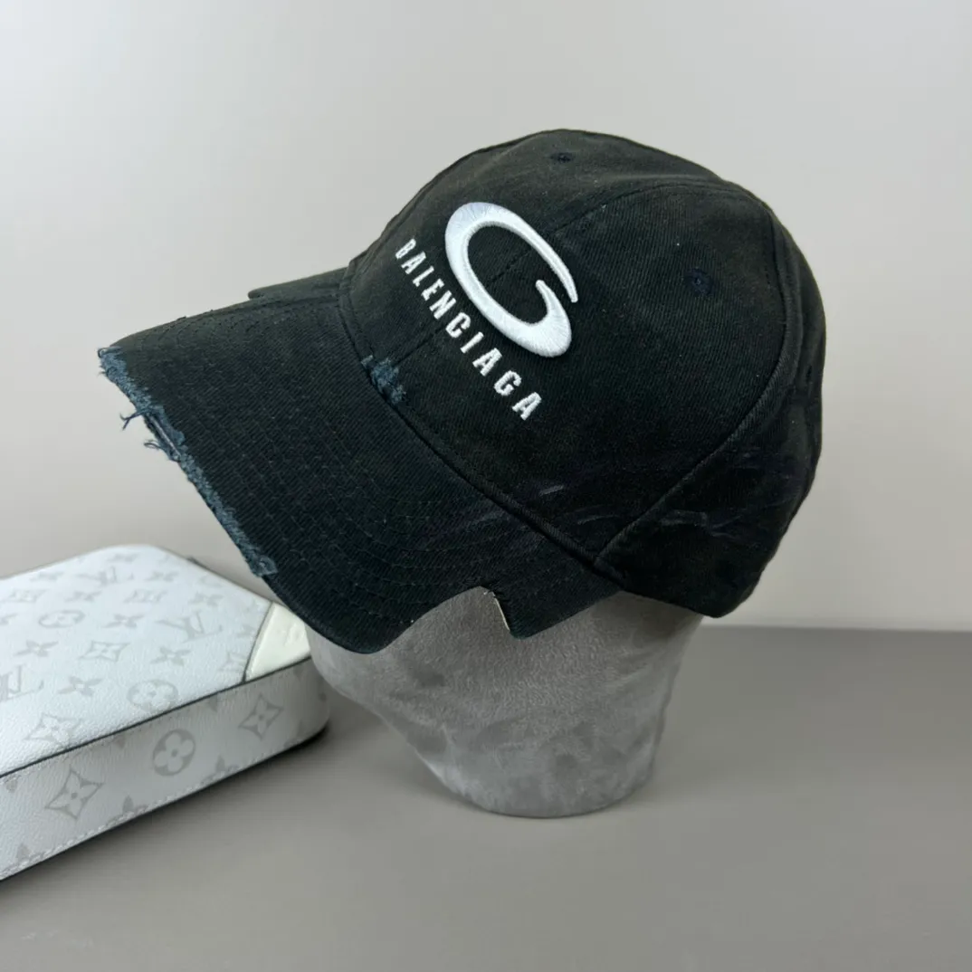 60💰BALENCIAGA Balenciaga’s new logo baseball cap, cool colors, different styles for men and women, the first batch will be shipped first! A must-buy for Paris fans!