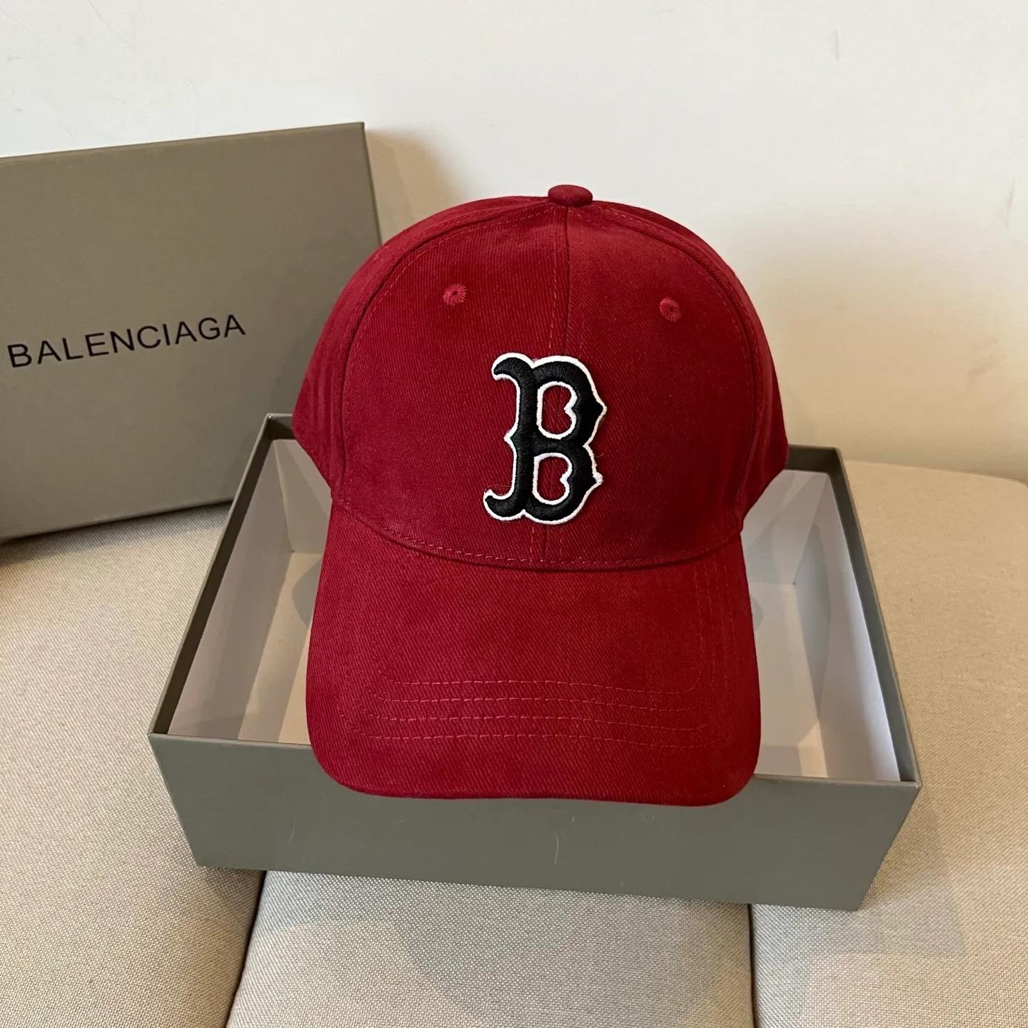 P60 BALENCIAGA new logo baseball cap, cool colors, different styles for men and women, the first batch will be shipped first! A must-buy for Paris fans!
