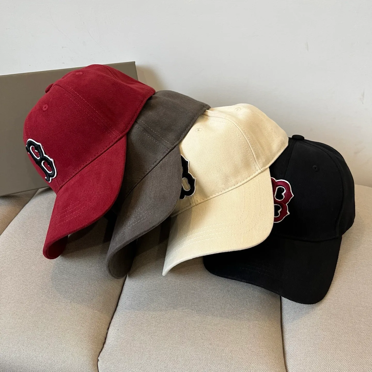 P60 BALENCIAGA new logo baseball cap, cool colors, different styles for men and women, the first batch will be shipped first! A must-buy for Paris fans!