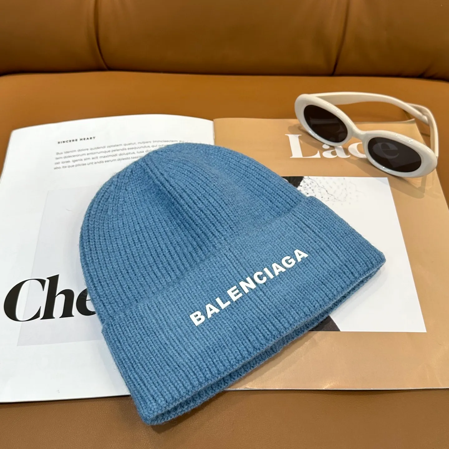 P56 Balenciaga new letter knitted hat! Xiaohongshu’s hottest selling item! Dress well! The same style for men and women, fashionable and popular🌸First-class quality, the best brand to keep warm in autumn and winter, order now, limited edition