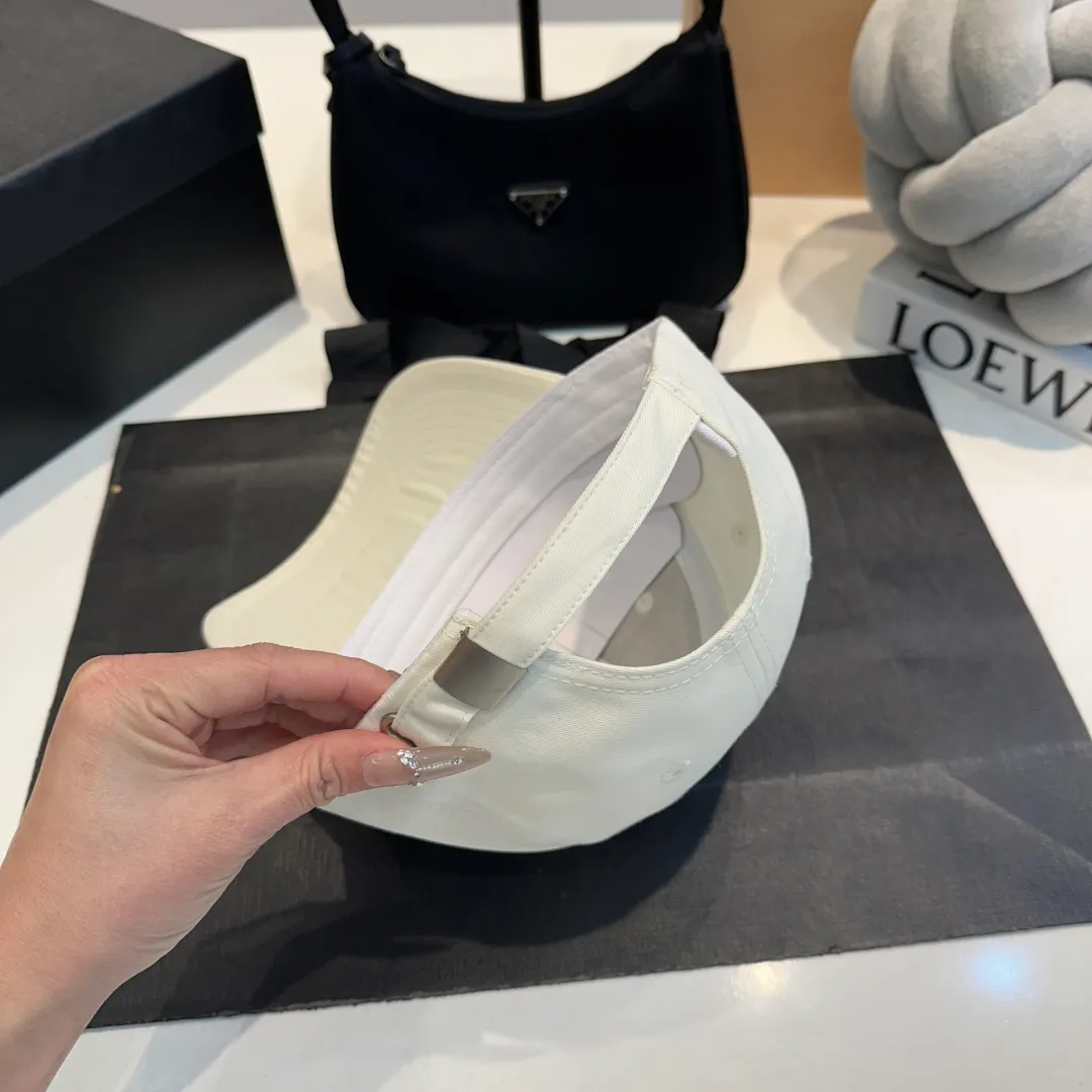 P56 BALENCIAGA Balenciaga's new embroidered logo baseball cap, cool colors, different styles for men and women, the first batch will be shipped first! A must-buy for Paris fans!