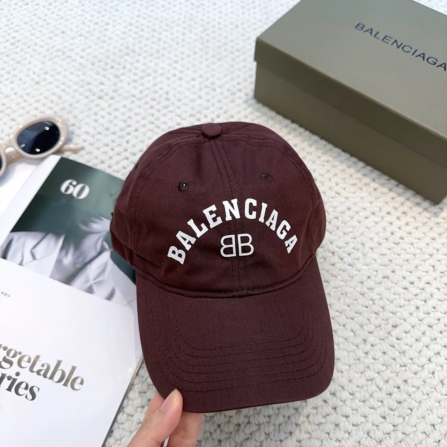 P56 BALENCIAGA🆕Spring style new personalized baseball cap, high quality and excellent breathability, suitable for all seasons, high-looking fashion item! Same style for men and women