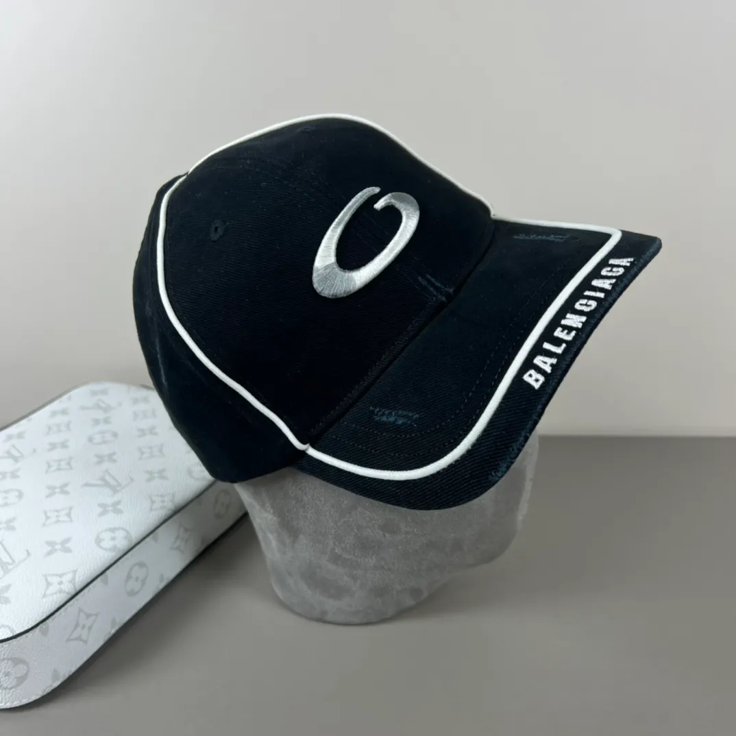 60💰BALENCIAGA Balenciaga’s new logo baseball cap, cool colors, different styles for men and women, the first batch will be shipped first! A must-buy for Paris fans!