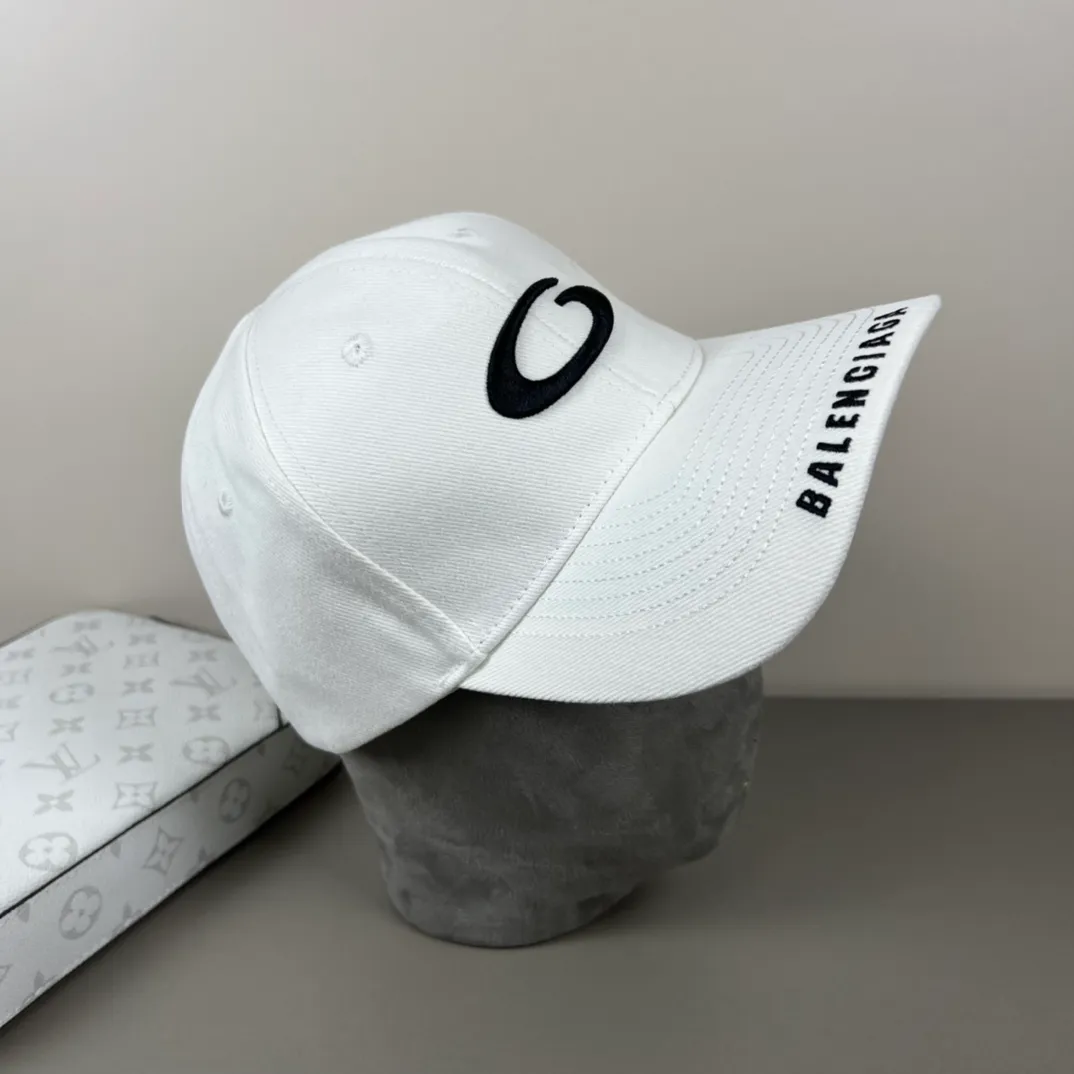 P46 Balenclaga official website new product Balenciaga new baseball cap ready for delivery in seconds🧢Simple, fashionable, super invincible and beautiful hat! Couple style! The advantages of the original product compared to other hats,