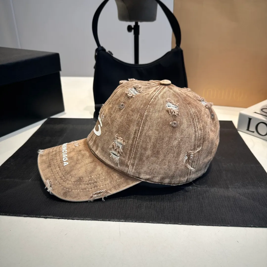 P56 BALENCIAGA Balenciaga's new Korean style distressed hole washed duck cap casual retro fashion versatile street outing travel couple Internet celebrity baseball cap