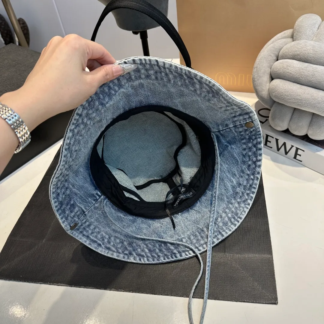 P70 Balenciaga denim bucket hat, head circumference 57cm