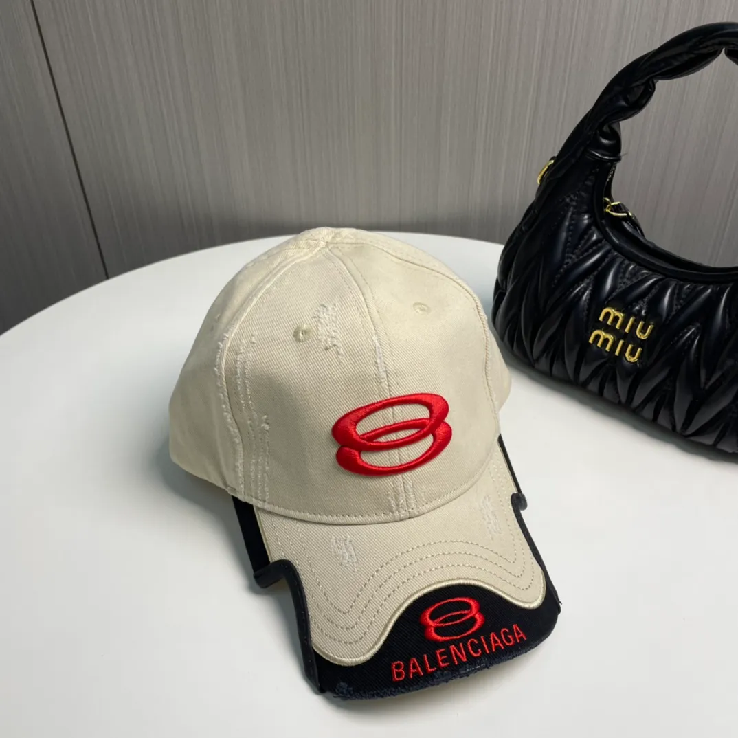 P90 BALENCIAGA Balenciaga's new embroidered logo baseball cap, cool colors, different styles for men and women, the first batch will be shipped first! A must-buy for Paris fans!
