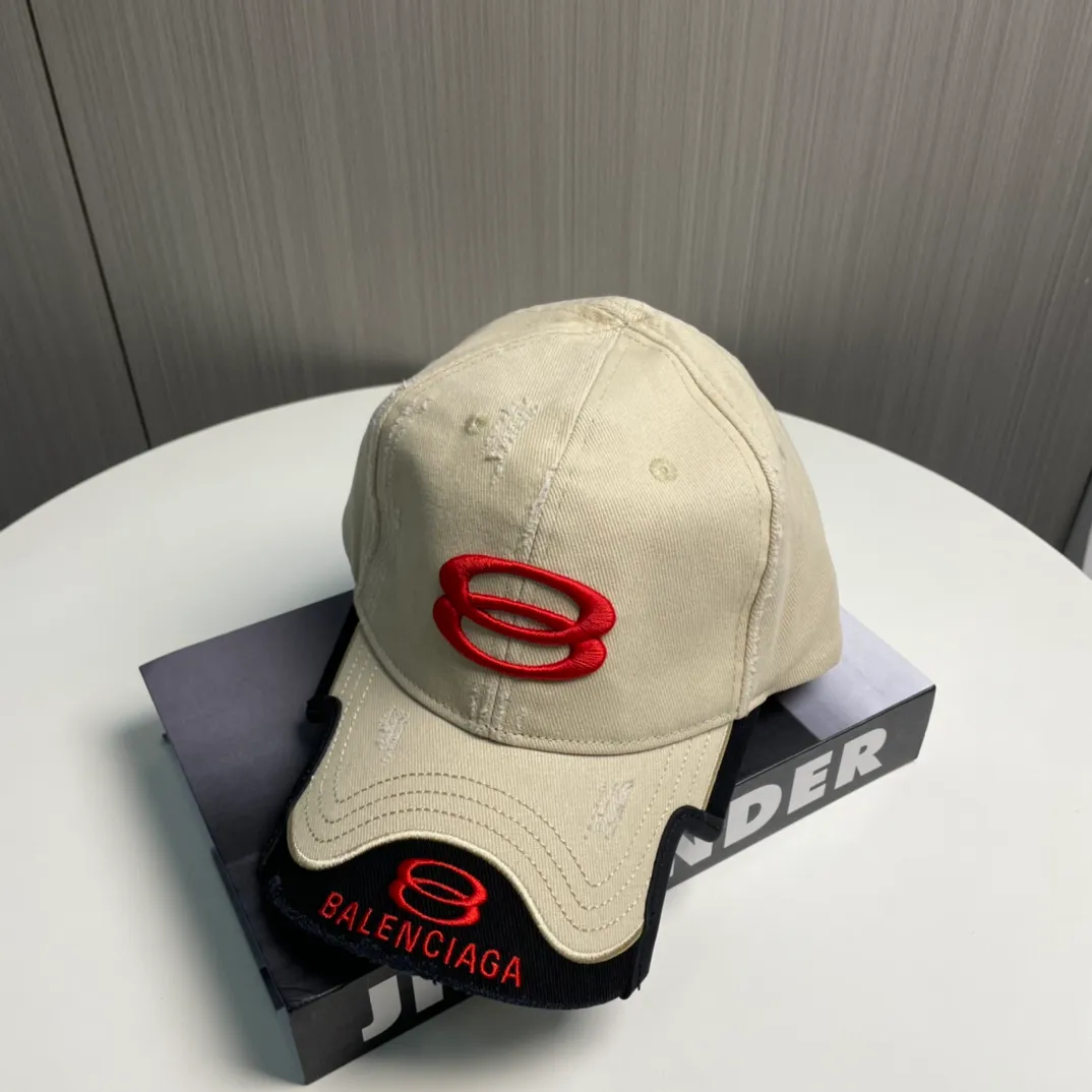 P90 BALENCIAGA Balenciaga's new embroidered logo baseball cap, cool colors, different styles for men and women, the first batch will be shipped first! A must-buy for Paris fans!
