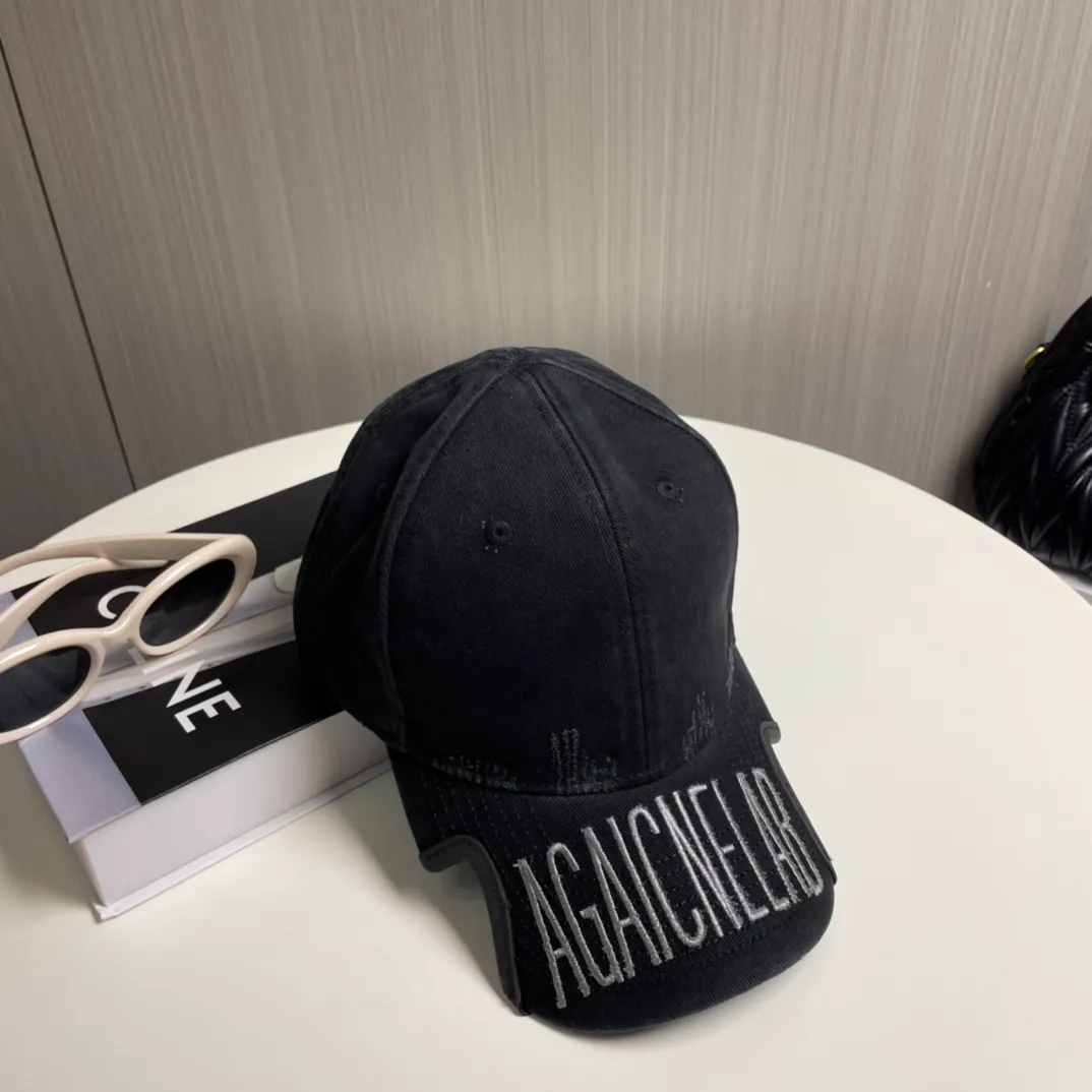 P66 BALENCIAGA Balenciaga's new embroidered logo baseball cap, cool colors, different styles for men and women, the first batch will be shipped first! A must-buy for Paris fans!