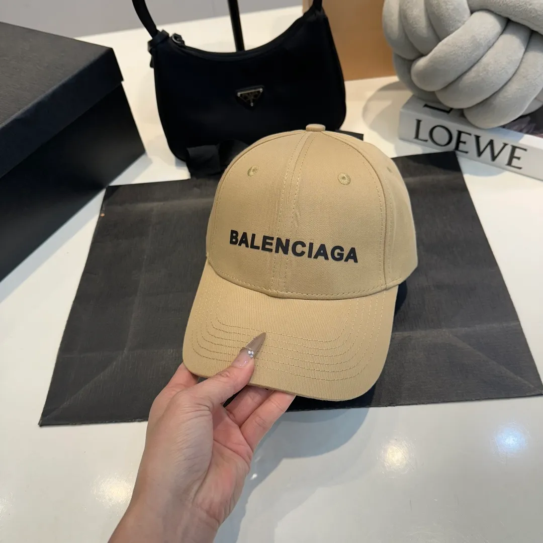 P56 BALENCIAGA Balenciaga's new embroidered logo baseball cap, cool colors, different styles for men and women, the first batch will be shipped first! A must-buy for Paris fans!